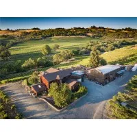 Christopher Creek Winery