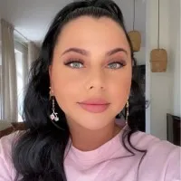 Samantha Van Der Linden